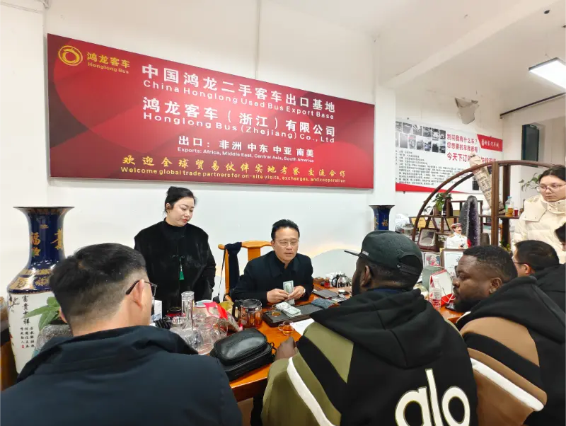 An rufe wata yarjejeniya bayan rabin yini na ziyarar wuraren; Wani abokin ciniki na Kongo ya zaɓi ƙwararrun ƙwararrun China Honglong tare da amincewarsu.