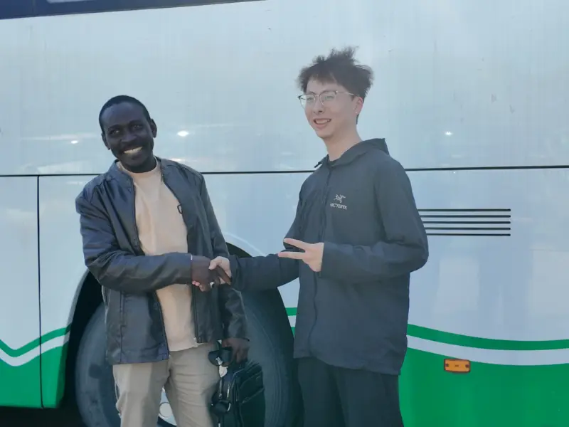 Albishir na Mayu: Motocin Fasinjoji da aka yi amfani da su a Honglong na kasar Sin sun kafa kawancen dabaru tare da dillalan ababen hawa na kasa da kasa da yawa