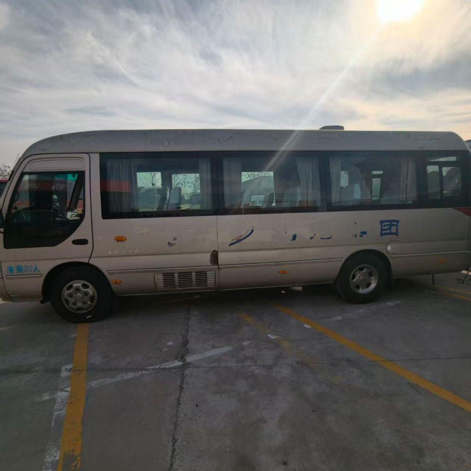 Anka Mai Kujeru 20 Bus Amfani