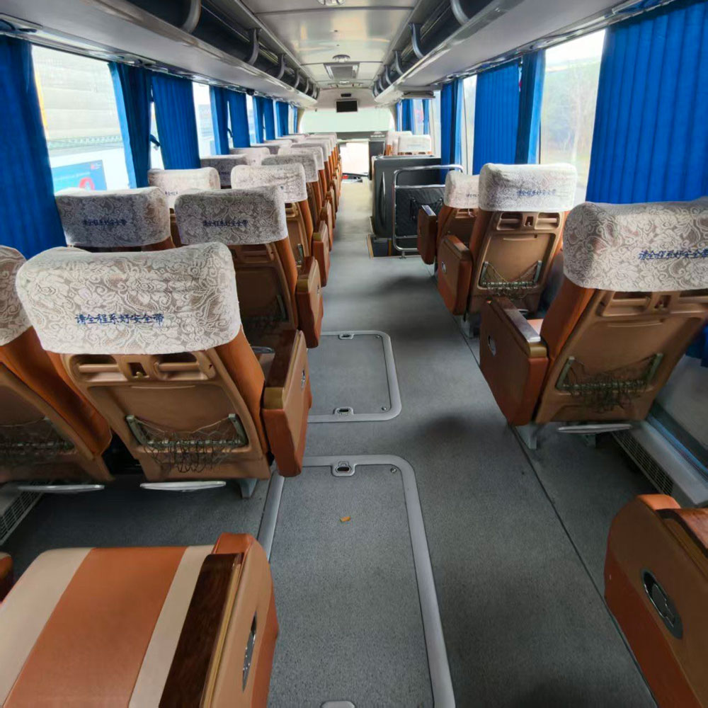 Kujerun 12m 47 An Yi Amfani da Bus ɗin Diesel Yutong
