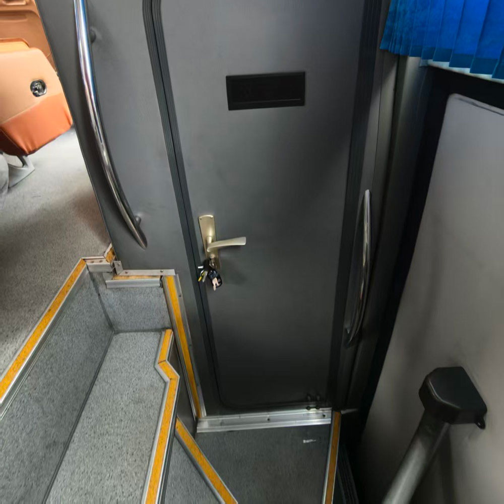 Kujerun 12m 47 An Yi Amfani da Bus ɗin Diesel Yutong