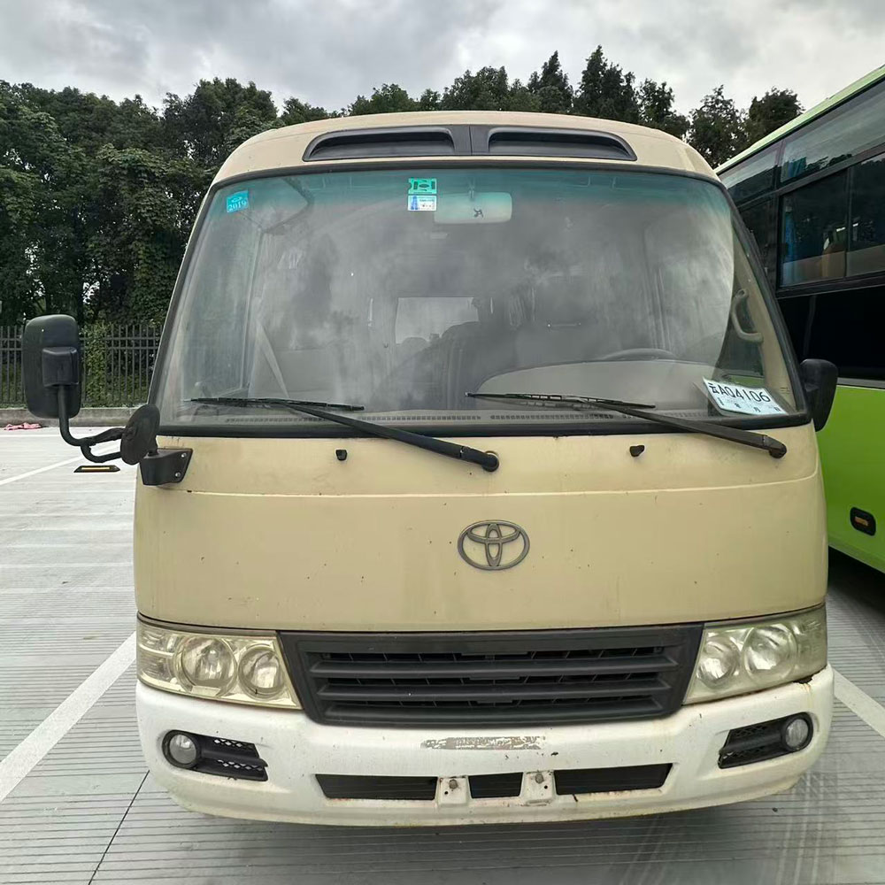 Toyota Mai Amfani da Coaster Gasoline Bus