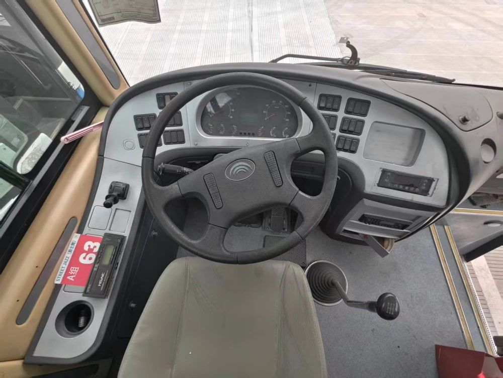 Yutong 10m yayi amfani da motar diesel