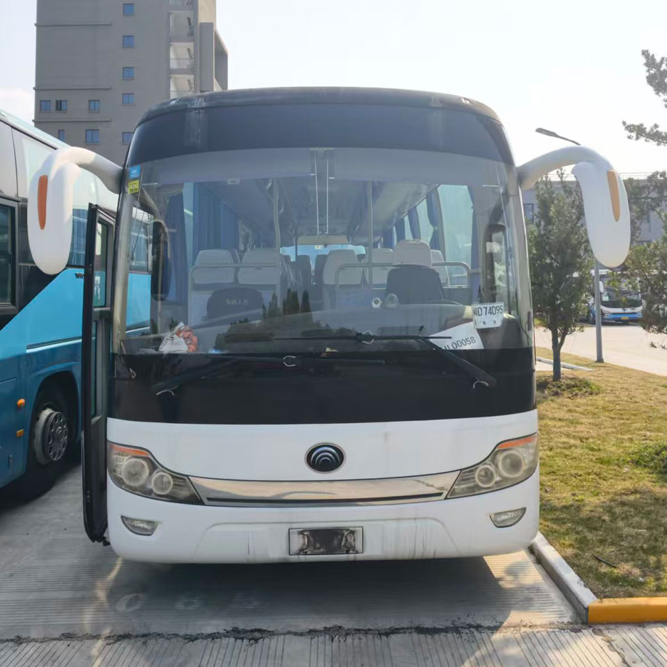 Yutong Kujeru 65 Diesel An Yi Amfani da Bus 1